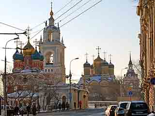  莫斯科:  俄国:  
 
 Temples in Varvarka Street